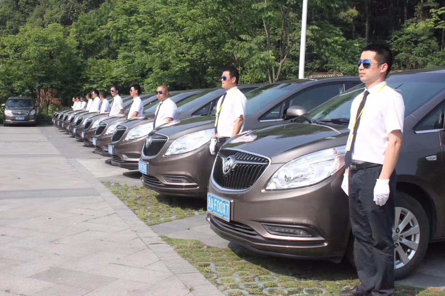 火葬场灵车